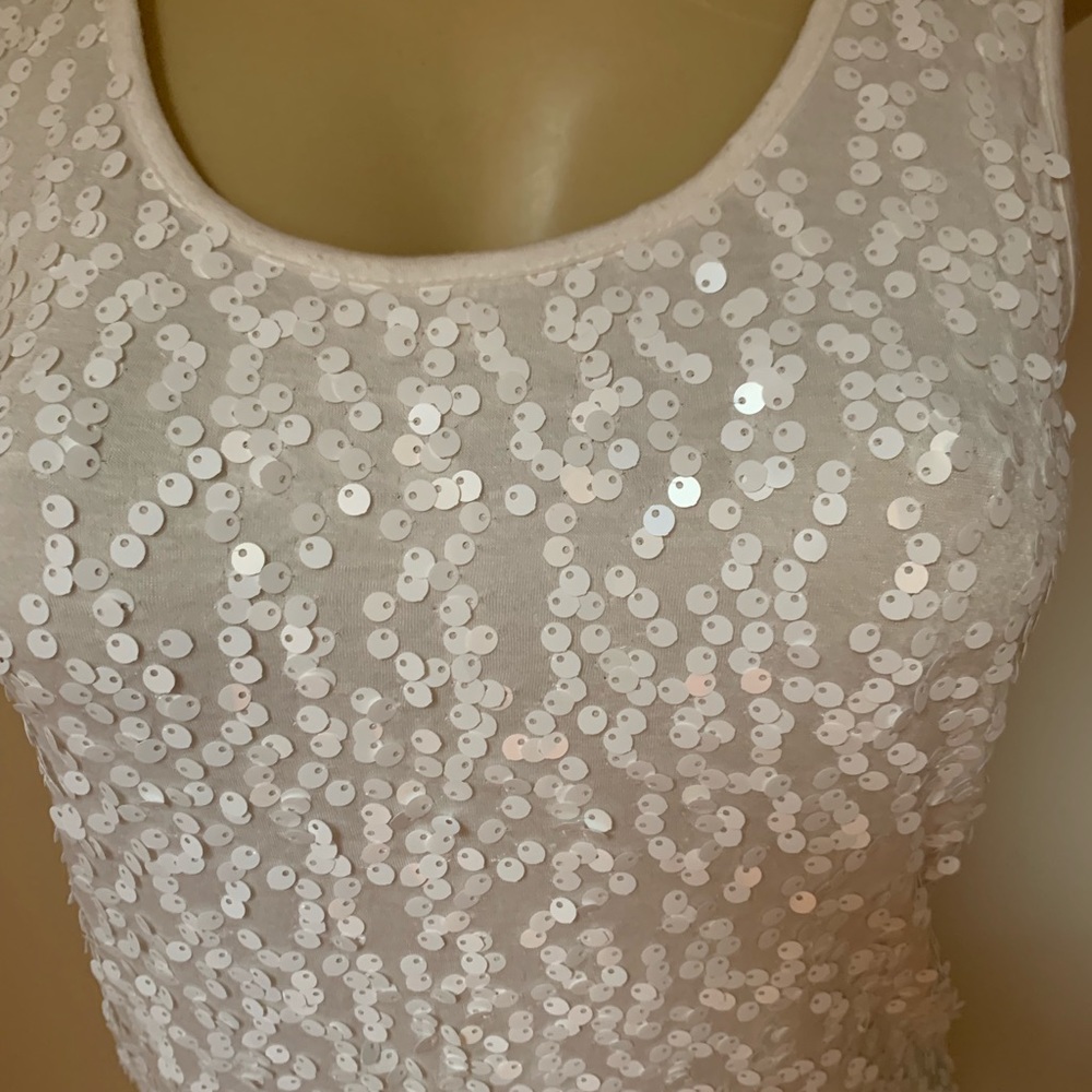 Tops - Picture 2 of 5